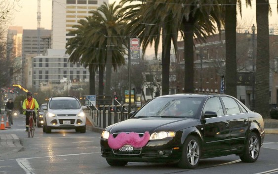 Lyft, Uber secure SFO deal